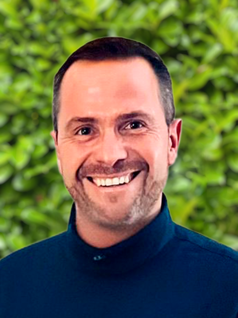 < B >- Brendan AUBAILLY- Manager commercial France, papa de 2 enfants, habitant Montfort l'Amaury depuis 10 ans.
Passionné par la pêche et la nature. Encadrant sportif pour les enfants.
Un équilibre que je retrouve dans notre ville.
Je souhaite apporter mon énergie au service de notre commune et de ses habitants, avec une gérance orientée vers l'avenir. Voir la vidéo de Brendan