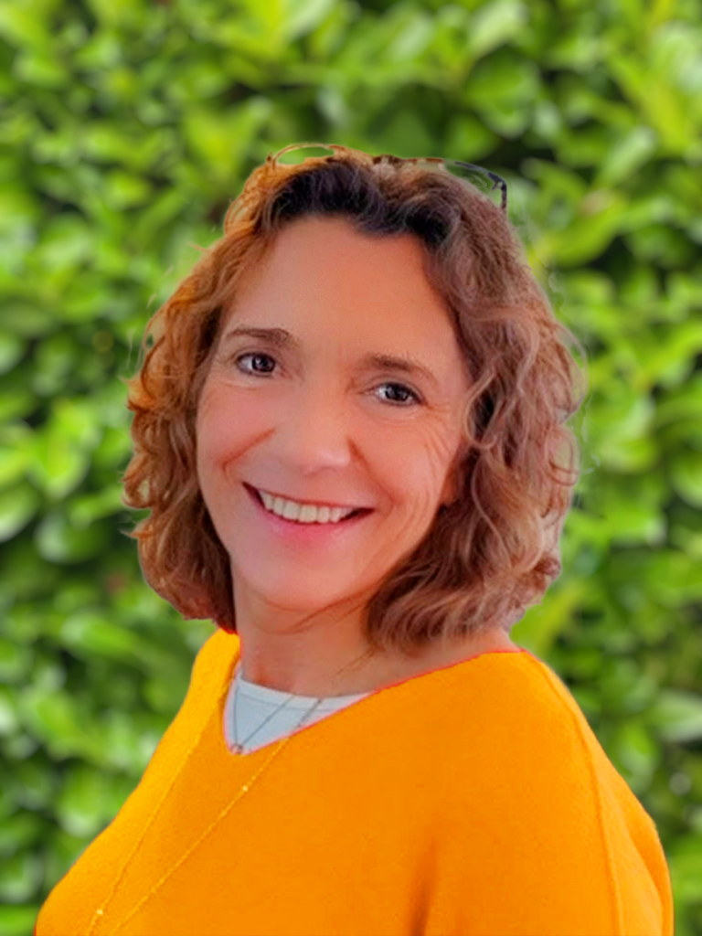 < B >- Patricia LAMBERT DHAILLE - Dévouée, sociable, curieuse, et persuadée qu’un Nouveau Souffle saura redonner à Montfort toute la chaleur et la vitalité qui font son charme.
Voir la vidéo de Patricia